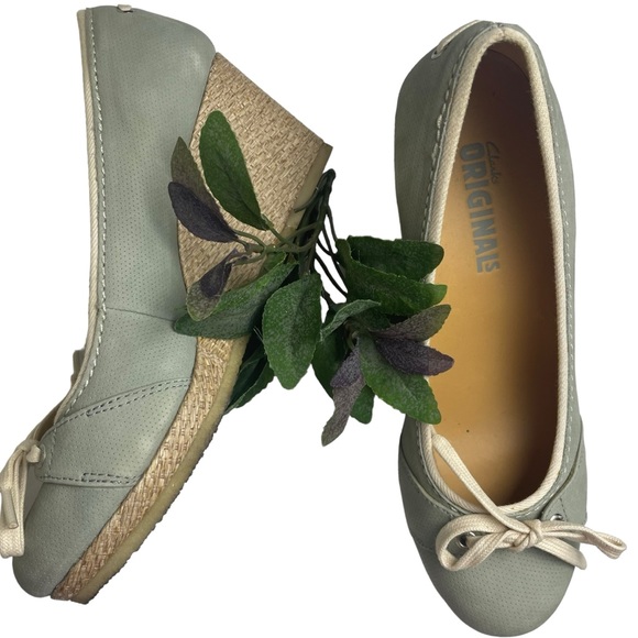 Clarks Originals Lt. Green Canvas Wedge Platform Espadrille w/Tie Detail Sz 10 M - Picture 1 of 13